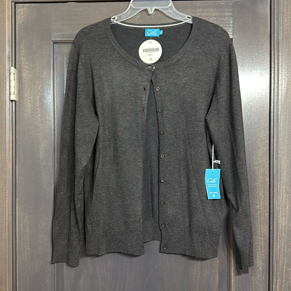 Cielo (boutique brand) Gray Button Front Cardigan 1XL NWT